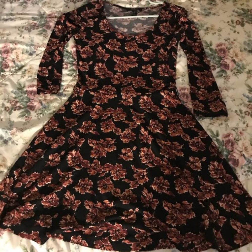 Black floral Forever 21 long sleeve dress